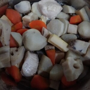 根菜と鶏肉の煮物